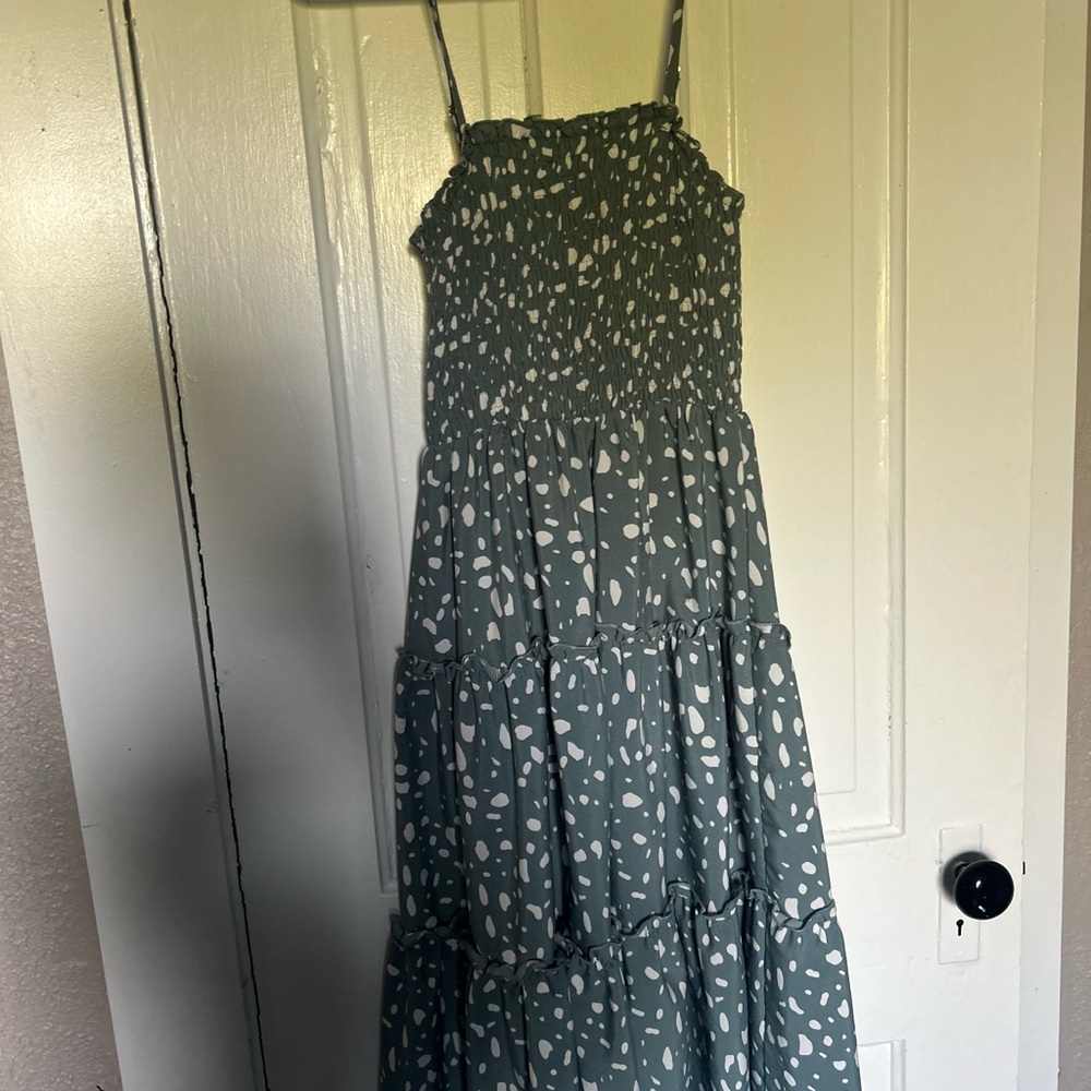Green Sleeveless Maxi Dress with White Pattern